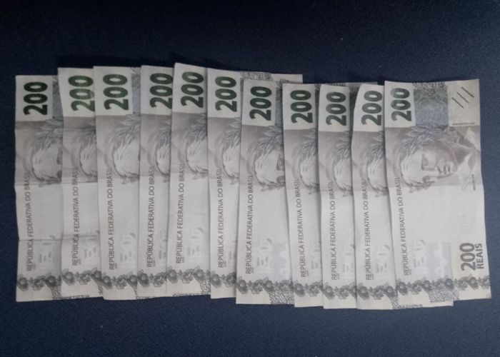 Homem &eacute; preso em Itu com R$ 1.800 em notas falsas de R$ 200
