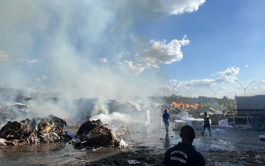Incêndio atinge indústria de papel de Porto Feliz