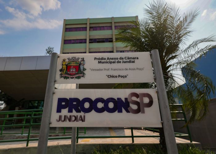 Fachada com a placa do Procon Jundia&iacute;