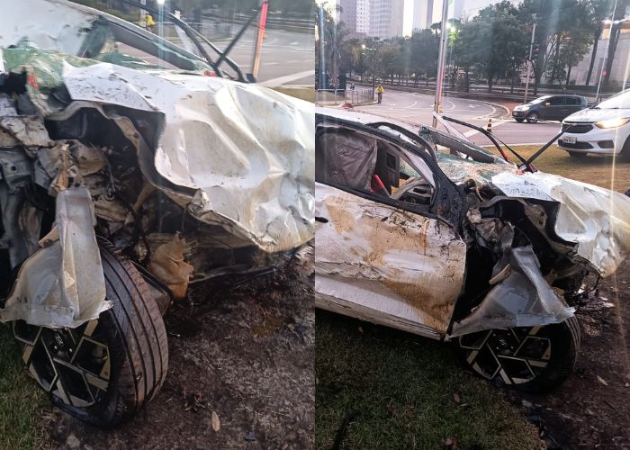 Imagem de um ve&iacute;culo totalmente danificado