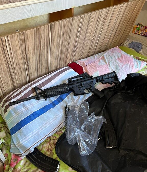 Polícia Federal cumpre mandados em Ibiúna durante operação contra organização criminosa