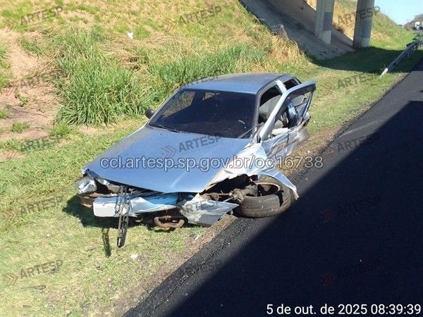 Acidente na Rodovia dos Bandeirantes deixa duas pessoas feridas em Jundiaí