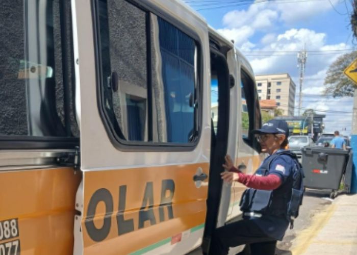 Detran fiscaliza mais de 170 veículos de transporte escolar em Sorocaba