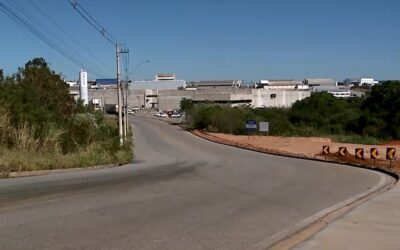 Falta de iluminação e calçada gera insegurança em via de Sorocaba