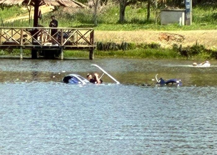 Helic&oacute;ptero cai em lago de pesqueiro em S&atilde;o Roque; duas pessoas estavam a bordo