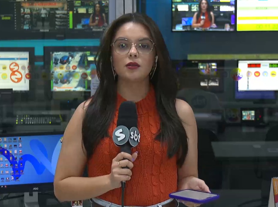Rep&oacute;rter Fernanda Sena falando sobre o assunto.