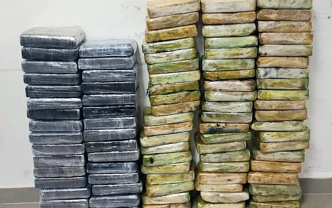 Polícia apreende grande quantidade de drogas em rodovia de Piedade