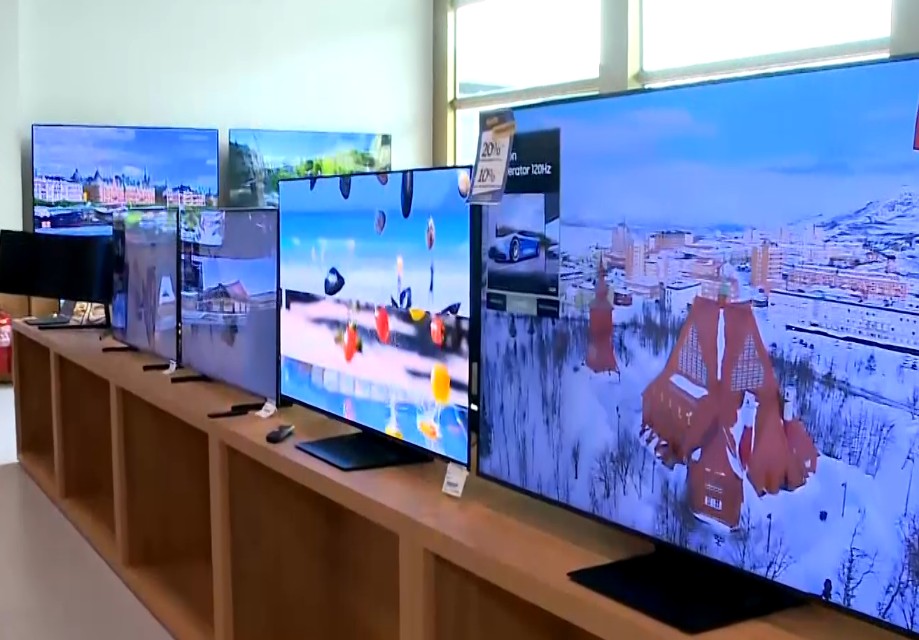 Televis&otilde;es expostas na Outlet.