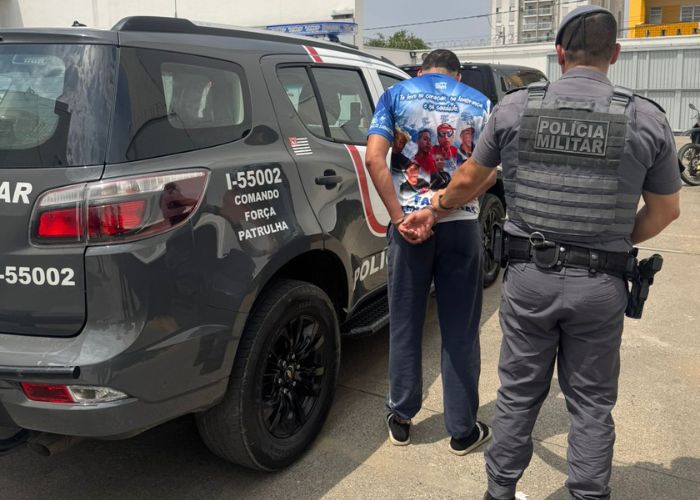 Pol&iacute;cia prende homem e apreende dois adolescentes ap&oacute;s roubo de carro em Sorocaba