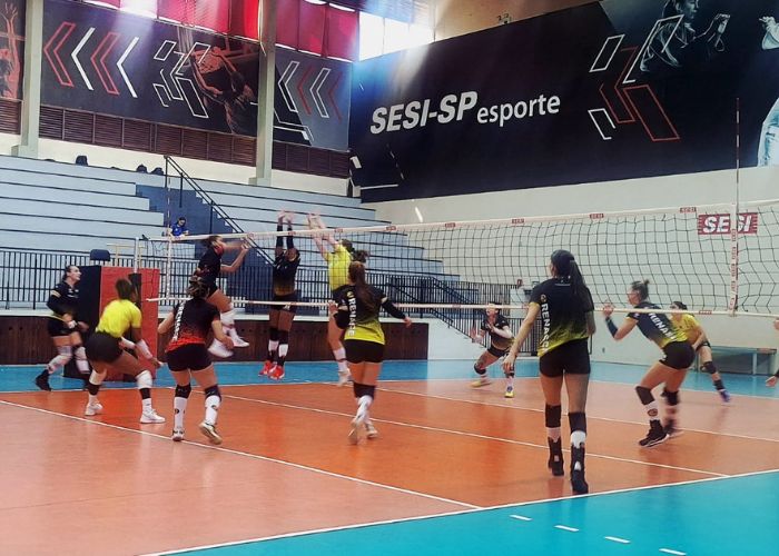 Renasce Sorocaba treinando no gin&aacute;sio