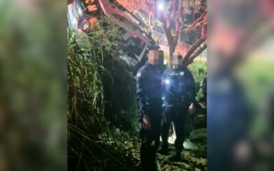 Viatura da GCM cai em córrego durante perseguição em Pilar do Sul