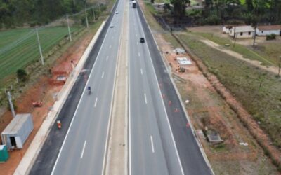 Concessionária realiza operação para içamento na Rodovia Bunjiro Nakao