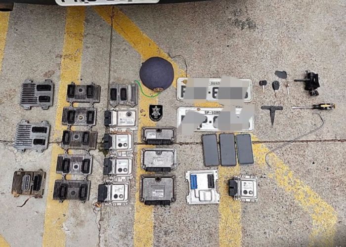 M&oacute;dulos, placas e outros objetos apreendidos