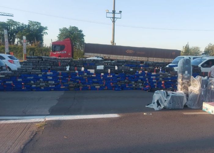 Pol&iacute;cia apreende mais de 4 toneladas de maconha na Rodovia Raposo Tavares