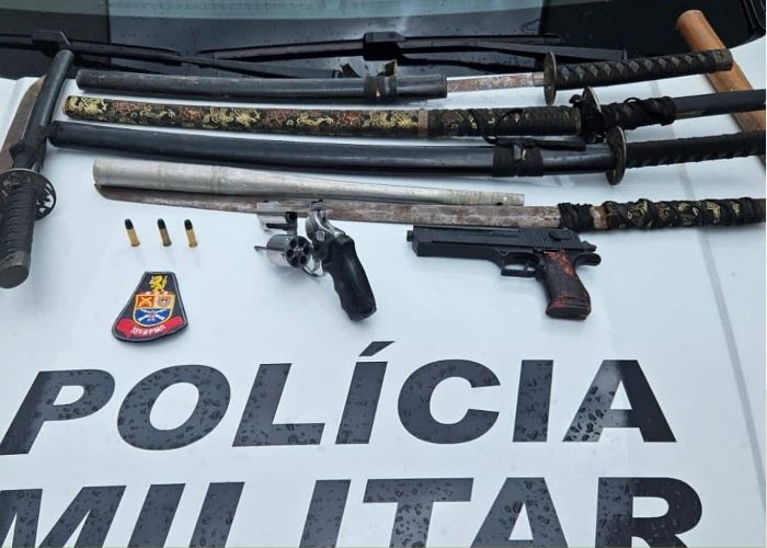Imagem das armas apreendidas pela Pol&iacute;cia Militar