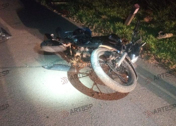 Queda em rodovia provoca morte de motociclista em Laranjal Paulista