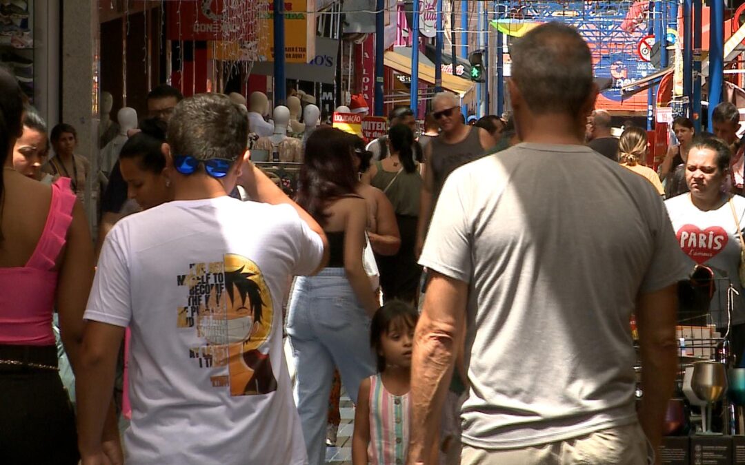 Compras de última hora movimentam o centro de Sorocaba antes do Natal
