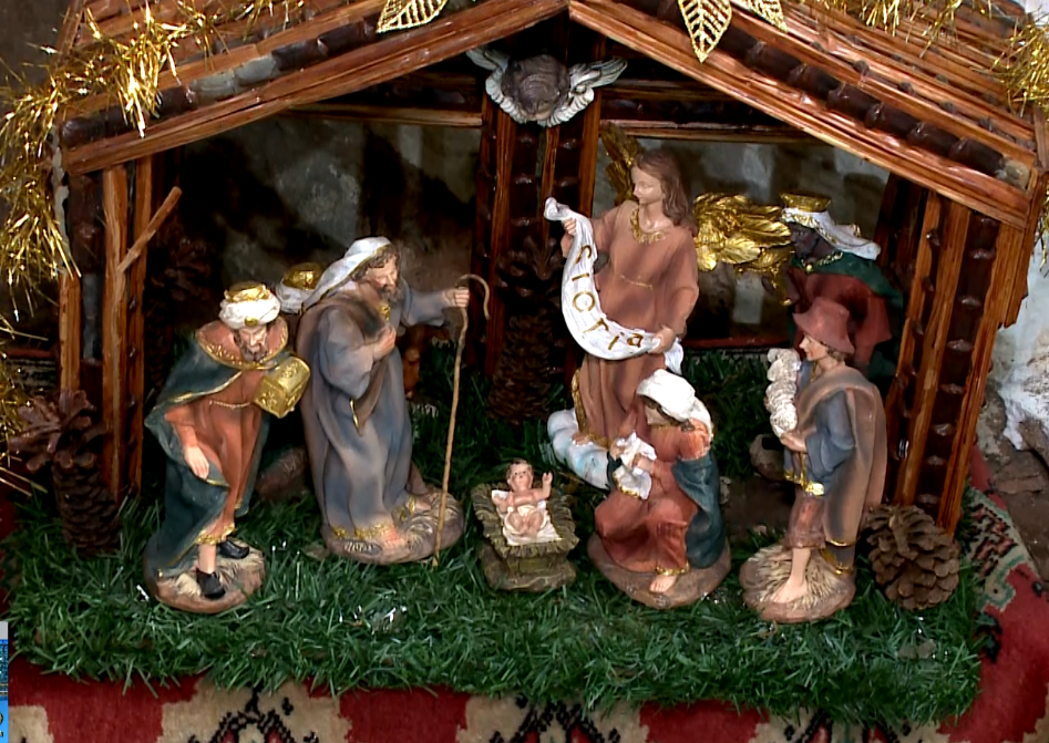 Pe&ccedil;as de pres&eacute;pios expostos.