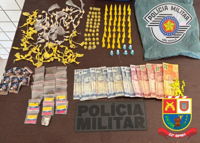 Drogas e dinheiro apreendidos