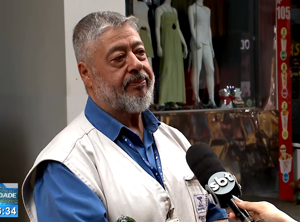 Fiscal do Ipem-SP falando em entrevista.