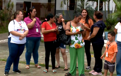 Mães atípicas protestam em Votorantim por repasse de recursos ao CAECA