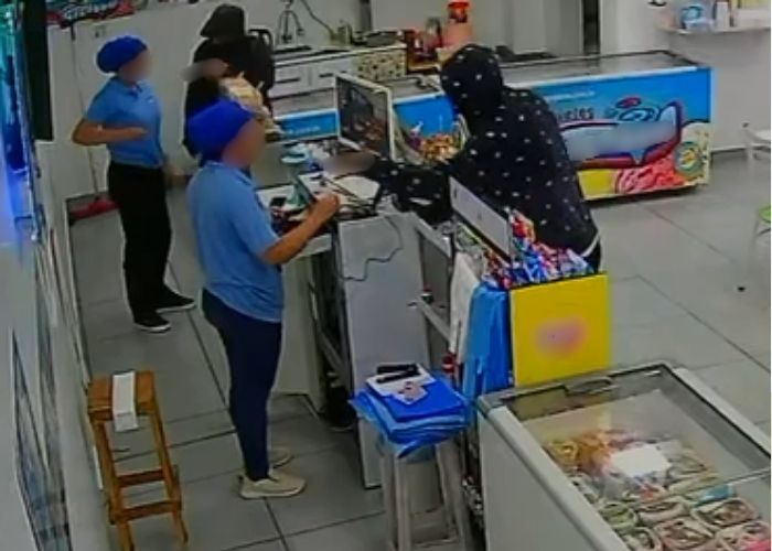 Imagem dos suspeitos anunciando o assalto