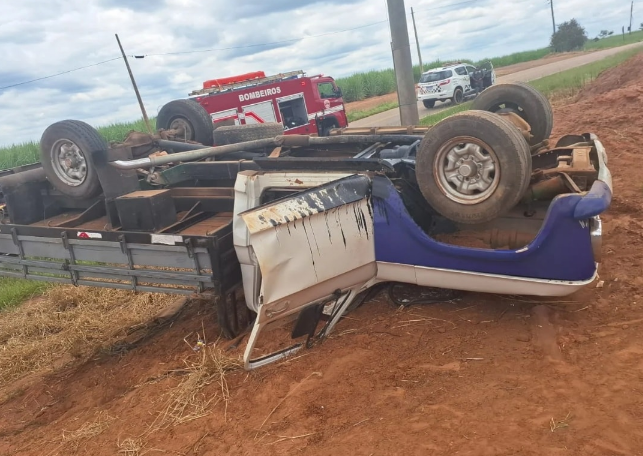 Homem de 62 anos morre após capotamento em Porto Feliz