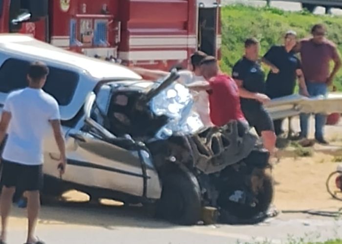 Caminhonete ap&oacute;s acidente