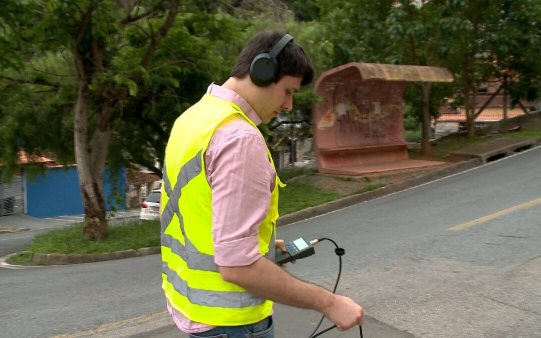 Sabesp testa equipamento que detecta vazamentos na rede de água em São Roque