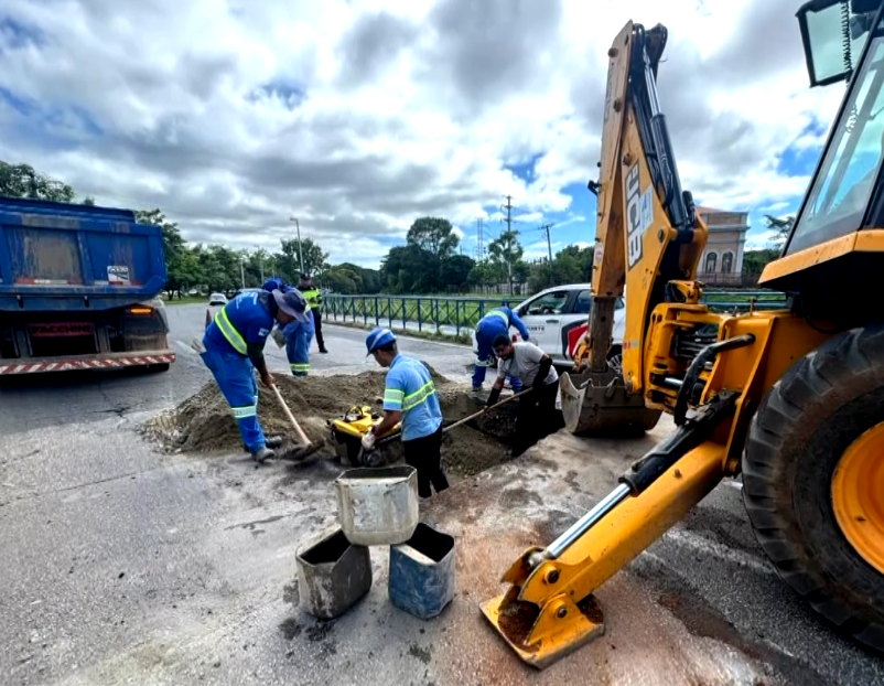 Obra emergencial do Saae provoca lentidão na Avenida Dom Aguirre, em Sorocaba