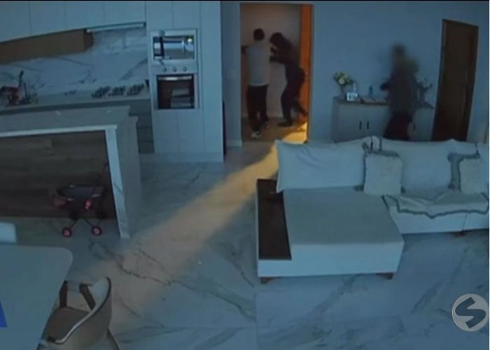 Quadrilha invade residências durante viagem de moradores e causa prejuízo em Jundiaí