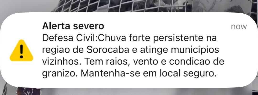 Chuva forte provoca alagamentos em Sorocaba no fim da tarde desta quinta-feira
