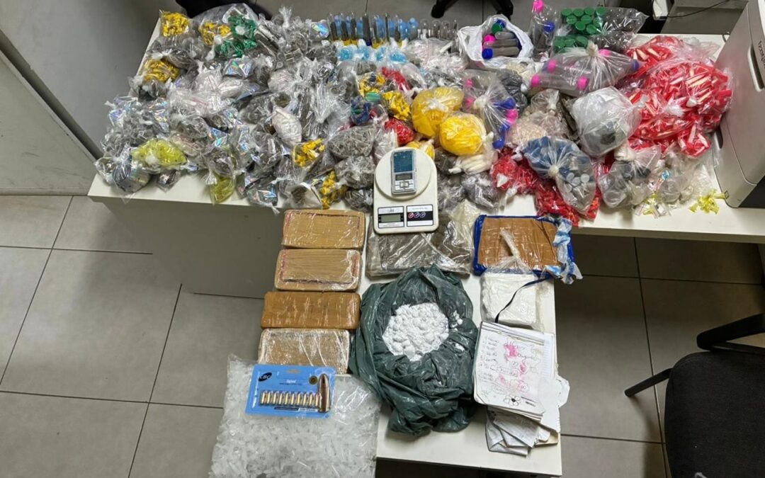 Polícia Militar apreende mais de 20 kg de drogas no Jardim São Camilo, em Jundiaí