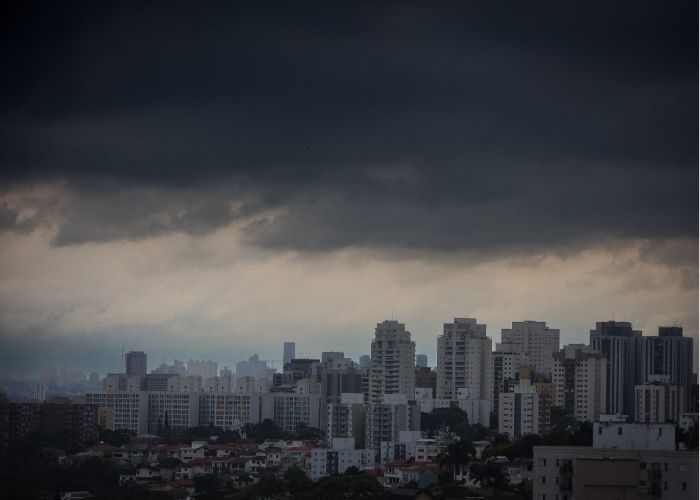 Defesa Civil alerta para chuva intensa nos primeiros dias de 2026