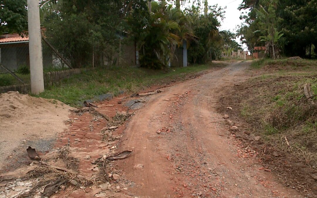 Moradores do bairro do Poço reclamam de estrada rural em más condições em Piedade