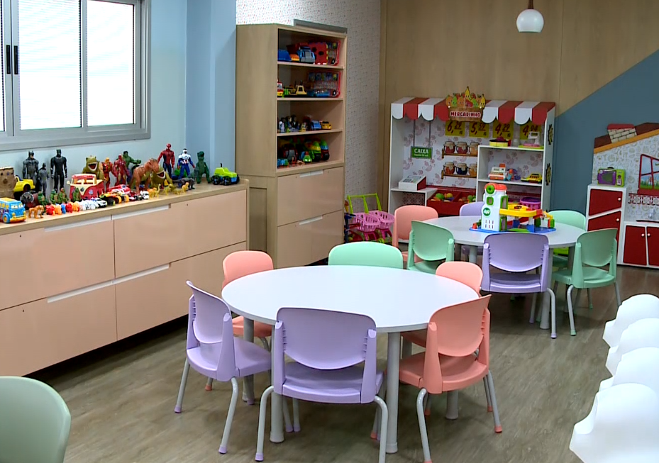 Imagem de sala do GPACI revitalizada.
