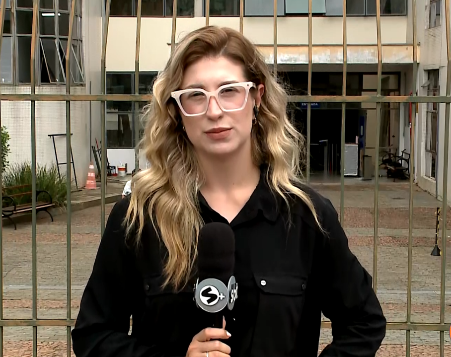 Rep&oacute;rter Nicole Bonentti falando sobre o caso.