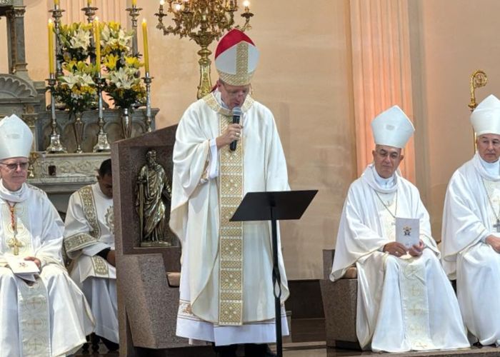 Posse canônica de Dom José Roberto Fortes Palau reúne milhares de fiéis em Sorocaba