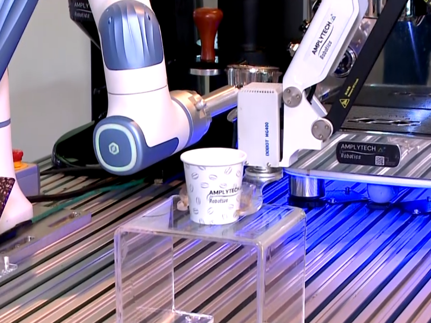 Startup de Sorocaba desenvolve robô barista para atendimento automatizado
