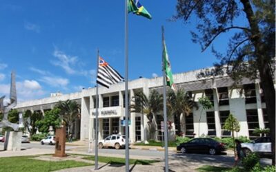 Sessão sobre cassação do prefeito vira madrugada, tem confusão e acaba suspensa em Campo Limpo Paulista