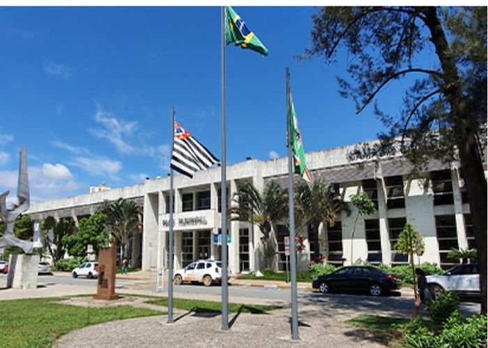 O prefeito foi denunciado em 2025 sob a acusa&ccedil;&atilde;o de n&atilde;o responder requerimentos e convoca&ccedil;&otilde;es feitos por vereadores.