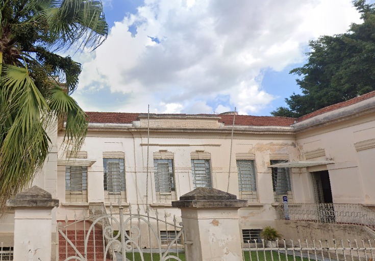Adolescente é apreendido com faca em escola no centro de Itararé
