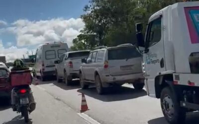 Engavetamento e queda de motocicleta causam lentidão na Raposo Tavares, em Sorocaba