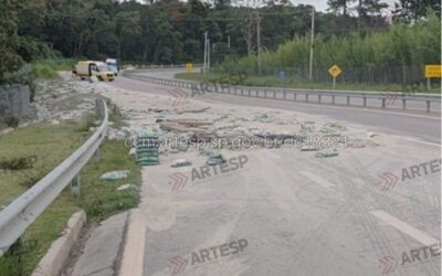 Derramamento de carga interdita rodovia de São Roque