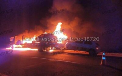 Incêndio atinge guincho na Rodovia Antônio Romano Schincariol em Tatuí