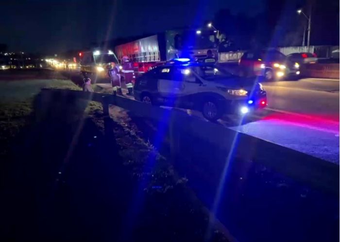 Acidente com moto deixa dois feridos e cachorro morto na Raposo Tavares em Sorocaba