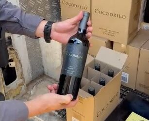Polícia apreende em Angatuba carga de vinhos importados avaliada em R$ 322 mil
