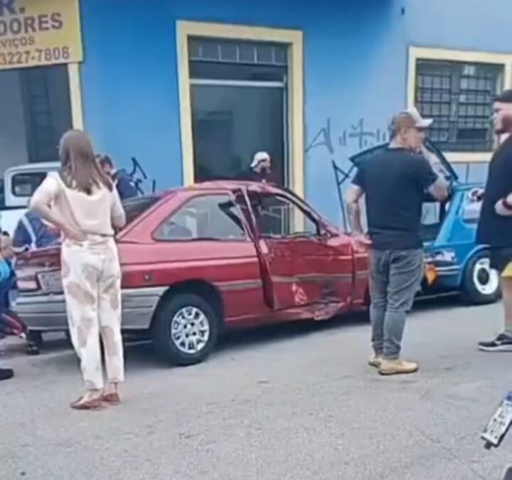 Três pessoas ficam gravemente feridas em acidente na Avenida São Paulo, em Sorocaba