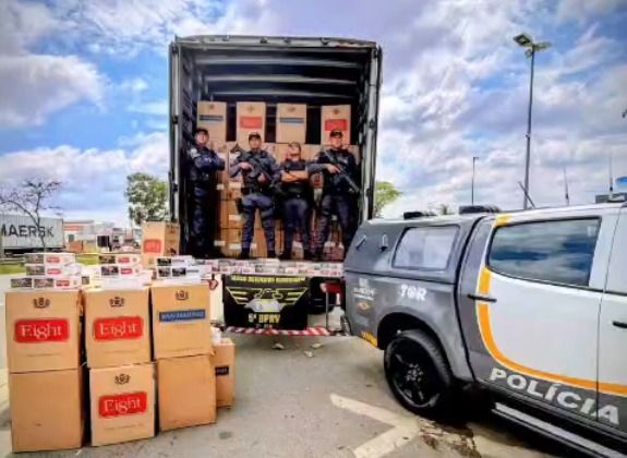 Polícia Rodoviária apreende 500 mil maços de cigarros contrabandeados na Raposo Tavares