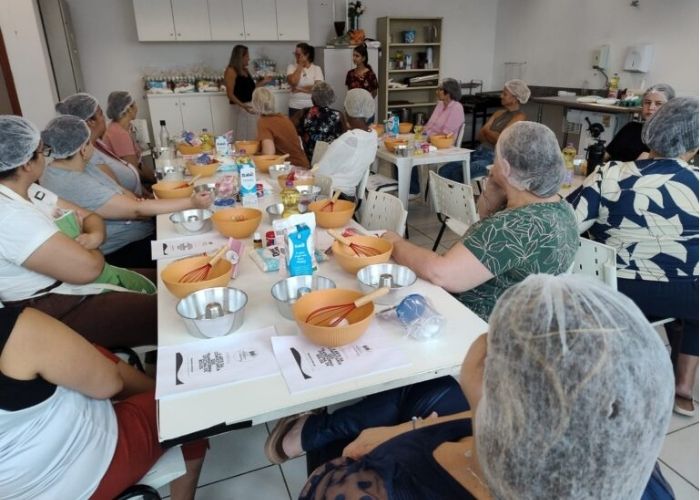 Imagem das mulheres aprendendo